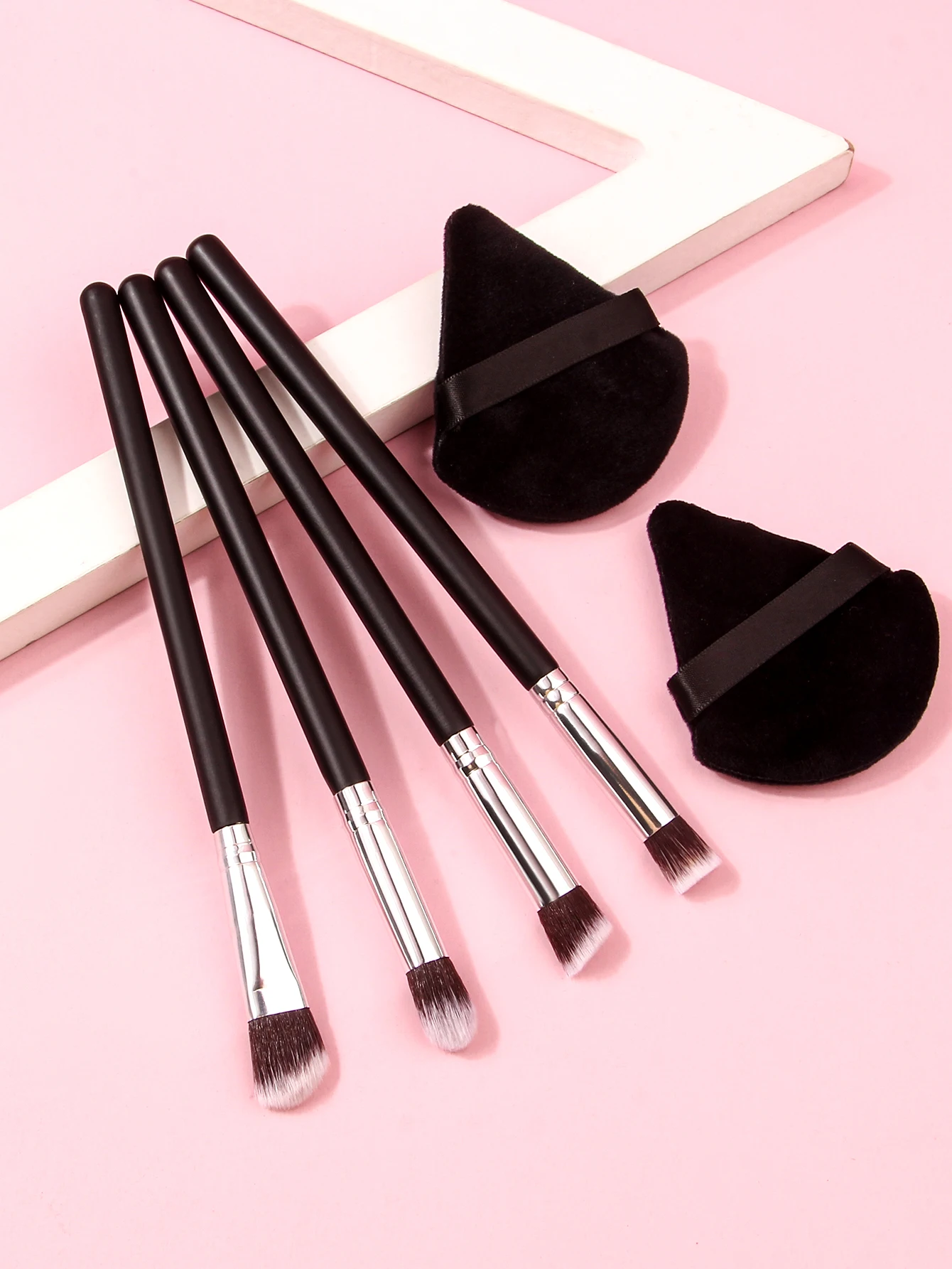 Set di pennelli per trucco di alta qualità da 2/4/6 pezzi, pennello per ombretto, pennello per smuder, pennello per copri occhi e strumenti di bellezza per soffio di cipria a forma di ventaglio