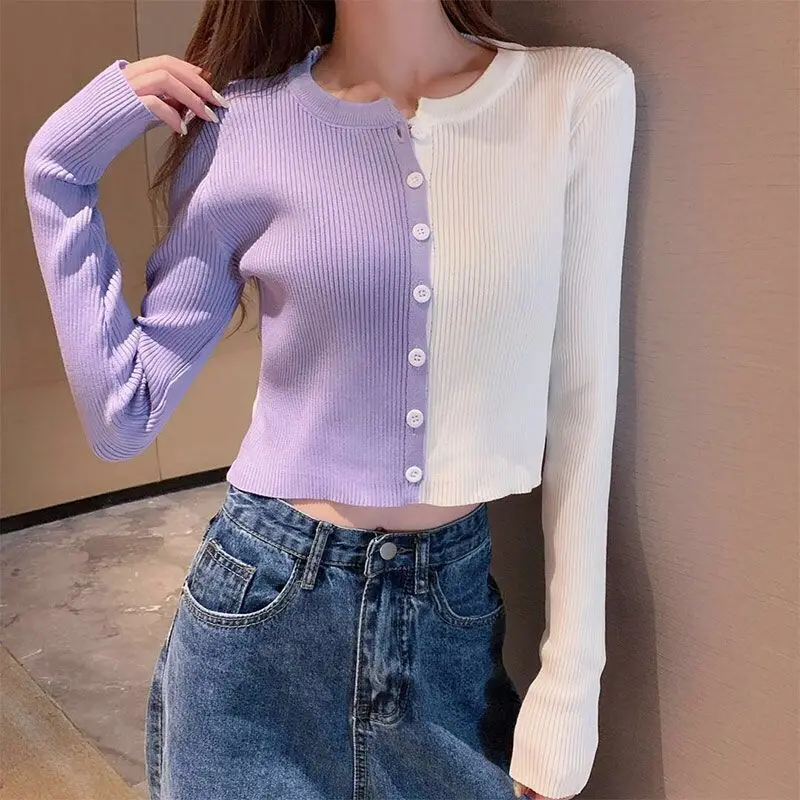 2024 Early Autumn French Retro Short Slim-fit Constracting Color Round Neck Women's Long-sleeved Knitted Sweater Cardigan Top