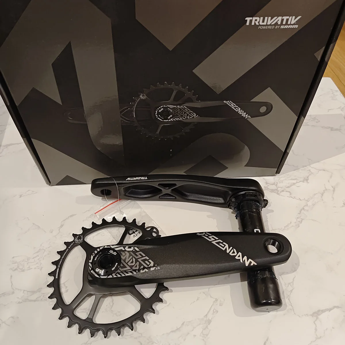 SRAM TRUVATIV DESCENDANT 6K DUB Crankset The DESCENDANT 6K crankset is compatible with the SRAM Eagle™ drivetrain systems