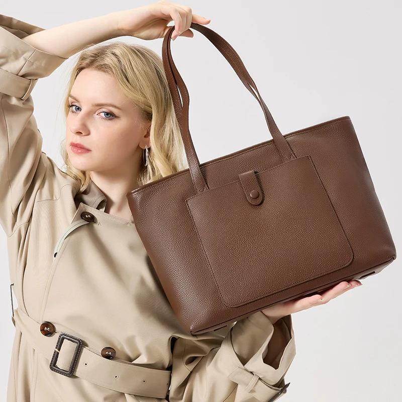 

Женская роскошная дизайнерская сумка через плечо из высококачественной телячьей кожи с большой вместимостью, новинка 2025 года, модная и стильная.