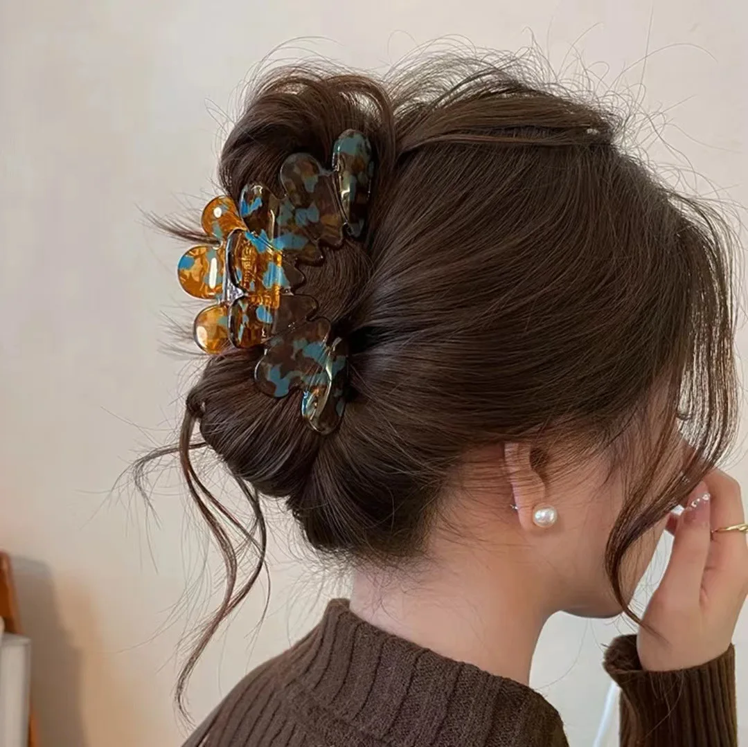 

1 Pcs Women's Hair Clips New Petals Gentle Fashionable Sweet Hair Accessories Girl Trendy Hair Claws Large Size High Quality