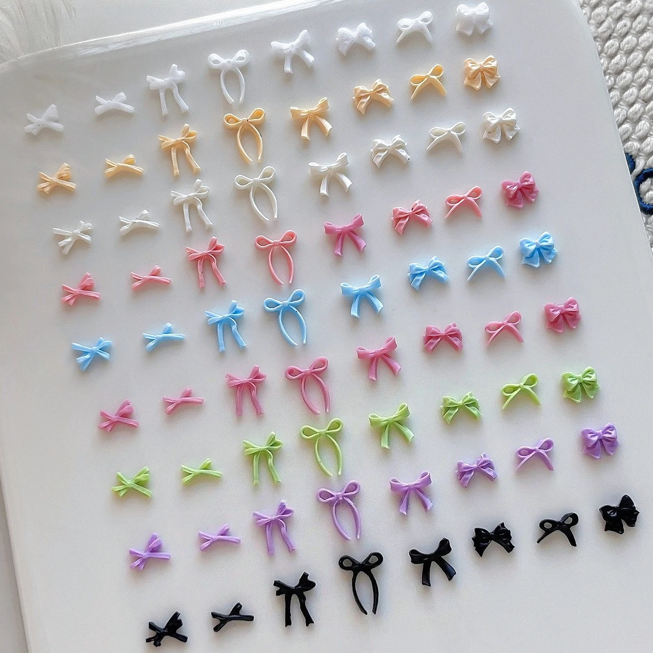 Eenvoudige hars vlinderdas kleine strik schattig lint gekleurd zoet delicaat nagelkunstaccessoires bedels decoraties manicure groothandel