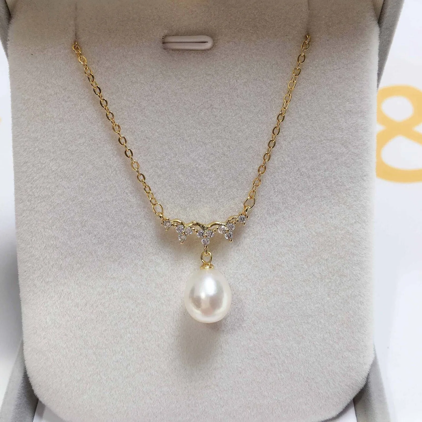 

8-9mm Natural White Waterdrop Pearl 18KGP Zircon Crystal Pendant Necklace