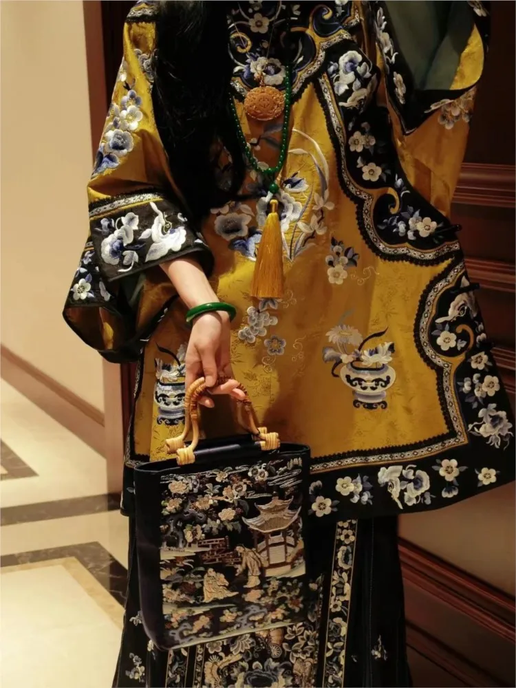 

Han girl's ginger yellow embroidered top heavy industry new Chinese-style skirt young lady's suit