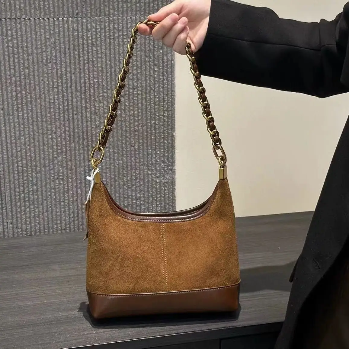 

Retro Brown Chain Shoulder Bag Women Matte Patchwork Large Capacity Underarm Bag Ladies Fashion Versatile Commute Crossbody Bags