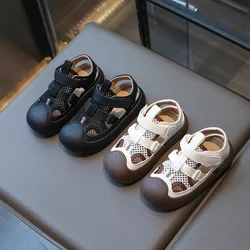 Sandalias antipatadas para niños y niñas, zapatos de playa, calzado deportivo de suela suave de red, novedad de verano, 2024