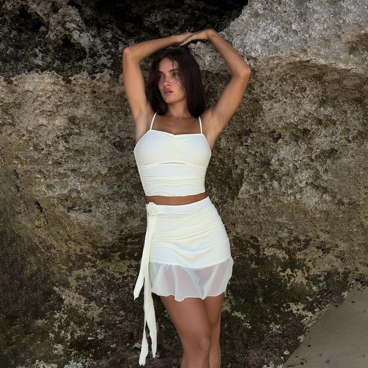 

Комплект из 3 предметов: сексуальный женский купальник-бикини 2026, однотонный, с эффектом пуш-ап, пляжная одежда, юбка, купальный костюм