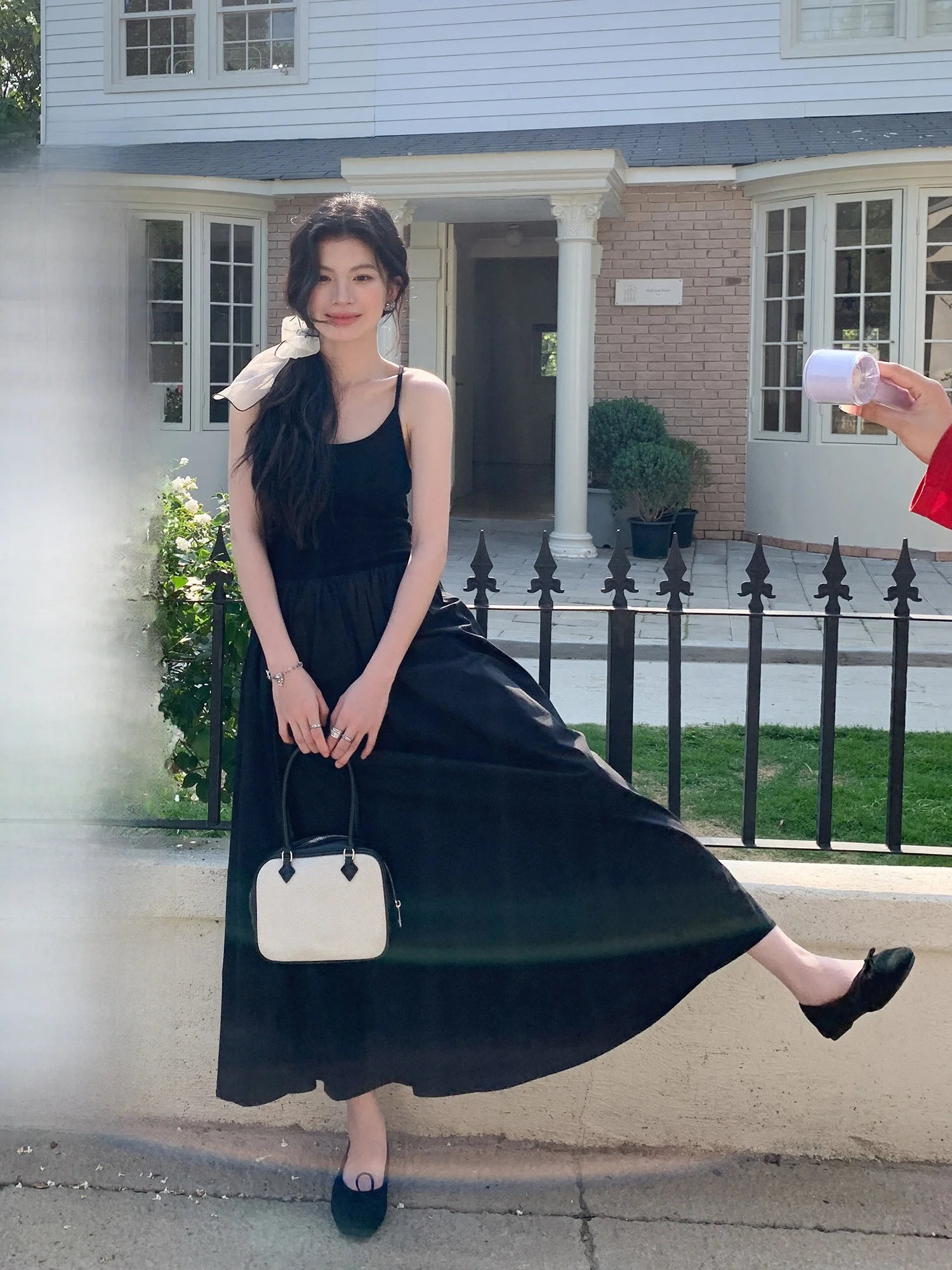 

Элегантное черное платье без бретелек для женщин, лето 2026, новинка, для пляжного отдыха, с открытой спиной, приталенное, маленькое черное платье