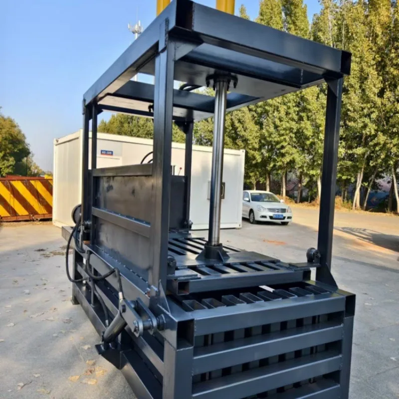 Самоходный пресс для соломы и перца