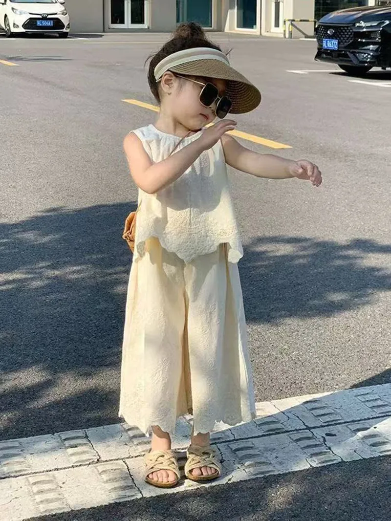 مجموعة ملابس الأطفال صيف 2026 منتج جديد الفتيات التطريز الدانتيل سترة بنطال ذو قصة أرجل واسعة قطعتين مجموعة