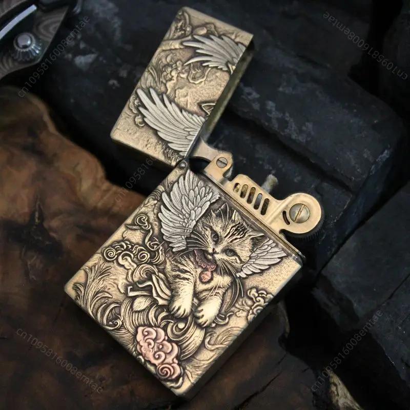 2026 New brass small heavy armor cat relief embedded fuel lighter, classic grinding wheel embedded lighter,cigarette accessories