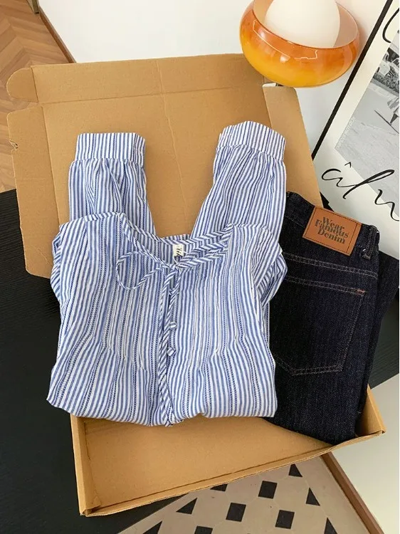 

Faionable Striped Color Blo Long Sve irt Women's Casual round Ne Loose Fit Top French Sle Loose Polyester Fiber