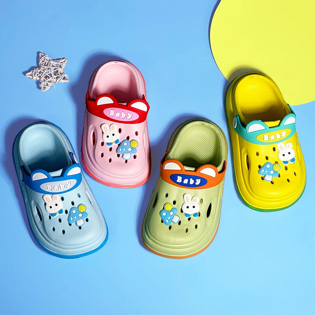 Summer Children's Clogs With Fun Charms Boys And Girls Lightweight Garden Shoes Beach Slippers Suitable For Indoor And Outdoor