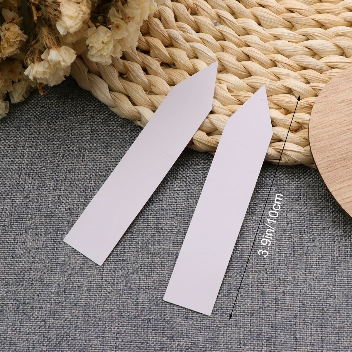 

100Pcs Waterproof White Plastic Plant Markers Durable PVC Garden Labels 2x10cm Reusable Plastic Plant Markers Garden Labels