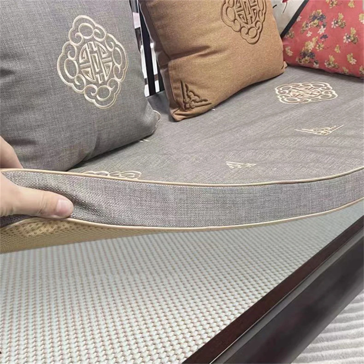 Non-slip carpet mat holder,sofa,On the bed Non-slip mat net,Universal fixing pad for cars,For kitchen living room multifunction