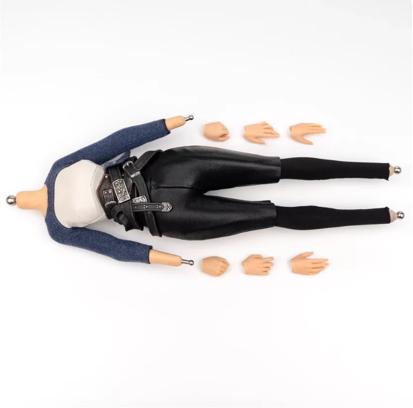 

YMTOYS YMT103 1/6 Scale Female Soldier Hunter DIY Model Toy Accessories Fit 12" Action Figure Body In Stock