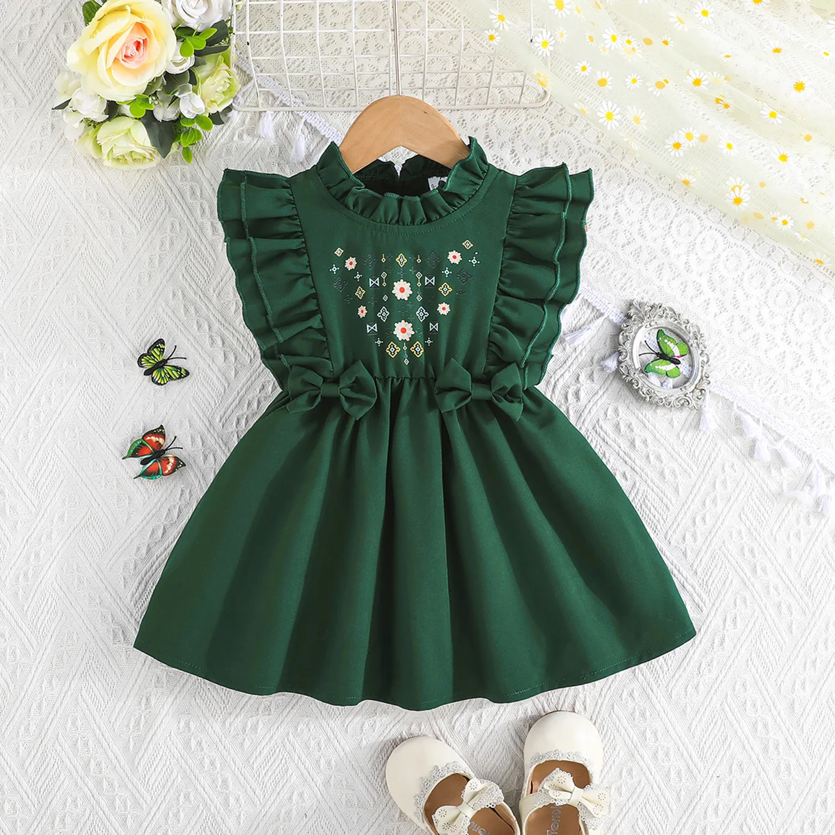 Baby Girls New Countryside Style Dress Green Sleeveless Ruffle Edge and Flower Embroidery Bow Princess Dress 2026 New