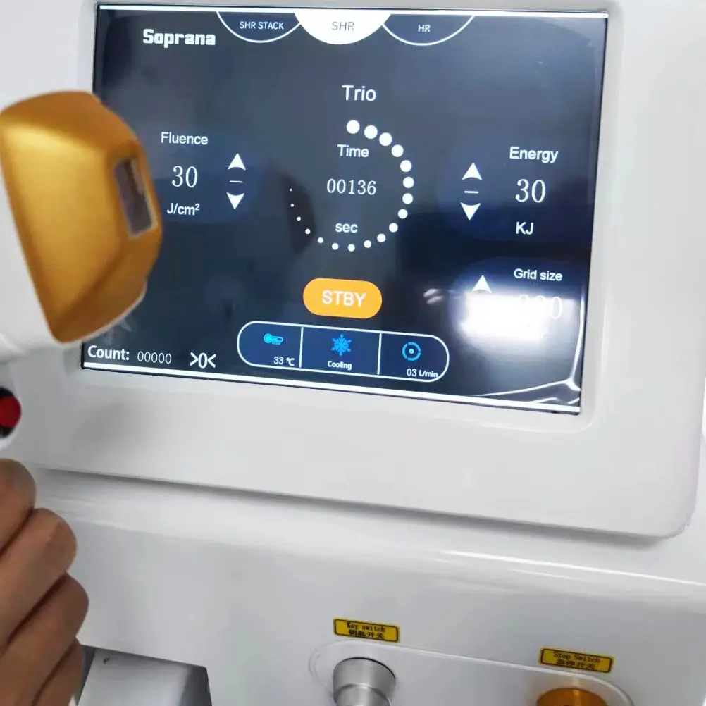 

Профессиональный неинвазивный диодный лазер для удаления волос 4000 Вт, 808 нм, с технологией Ice Titanium, 3 длины волны, для постоянного безболезненного удаления волос у женщин