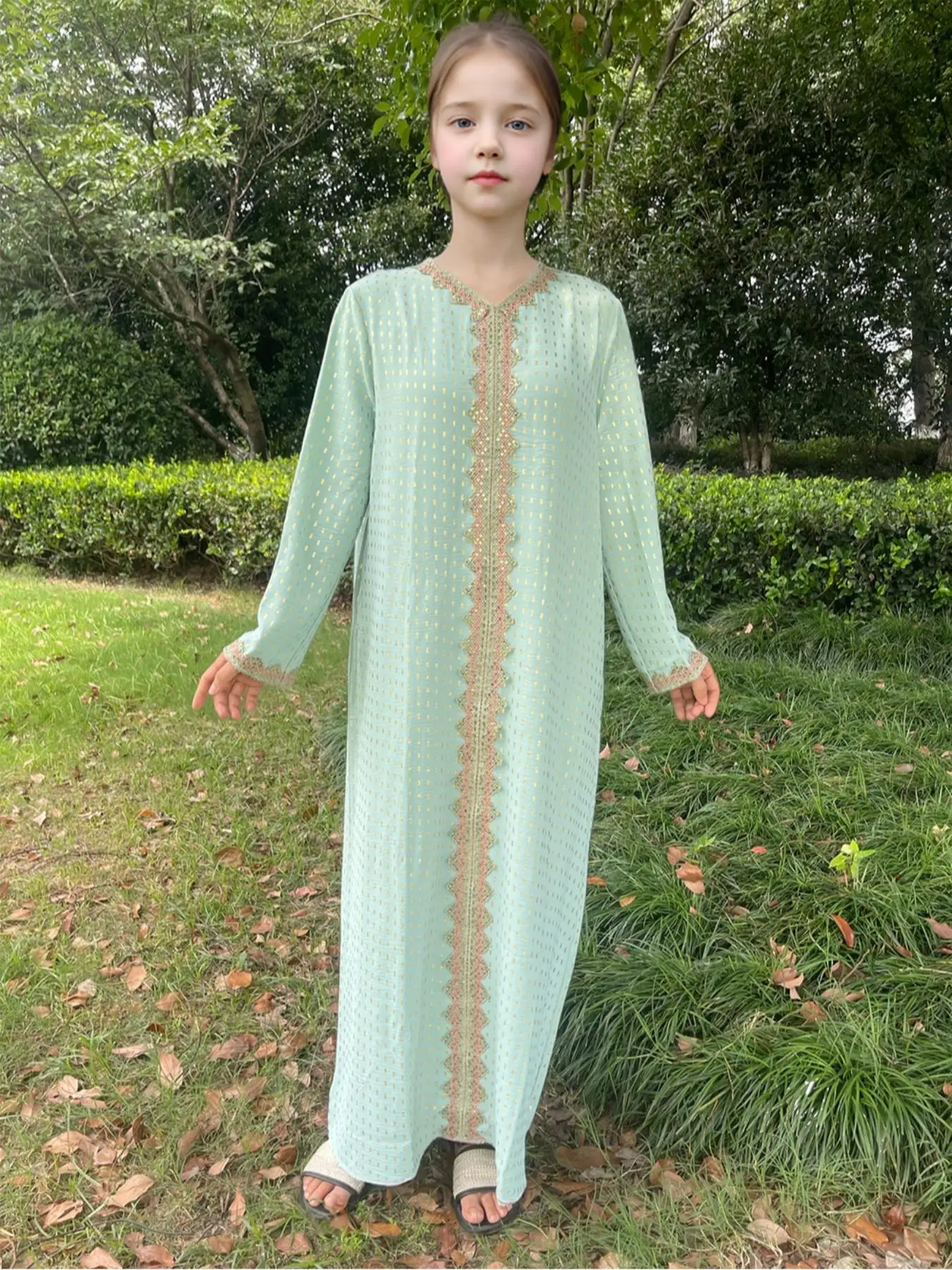 

Middle Eastern Muslim Girls' V Neck Bronzing Dress Abaya