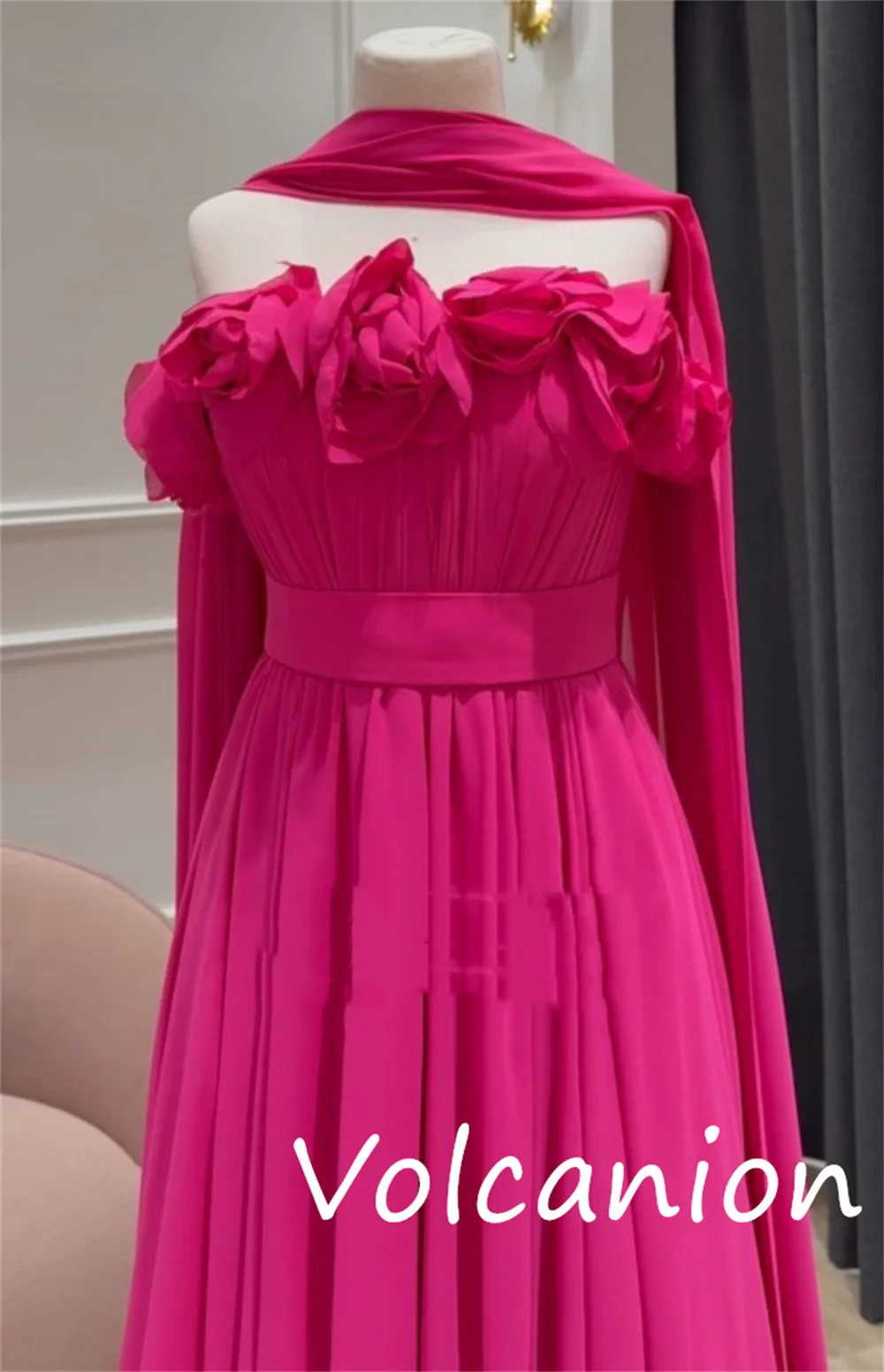 Aangepaste moderne stijl Jersey bloemplooi A-lijn strapless lange jurken op maat gemaakte gelegenheid casual klassieker