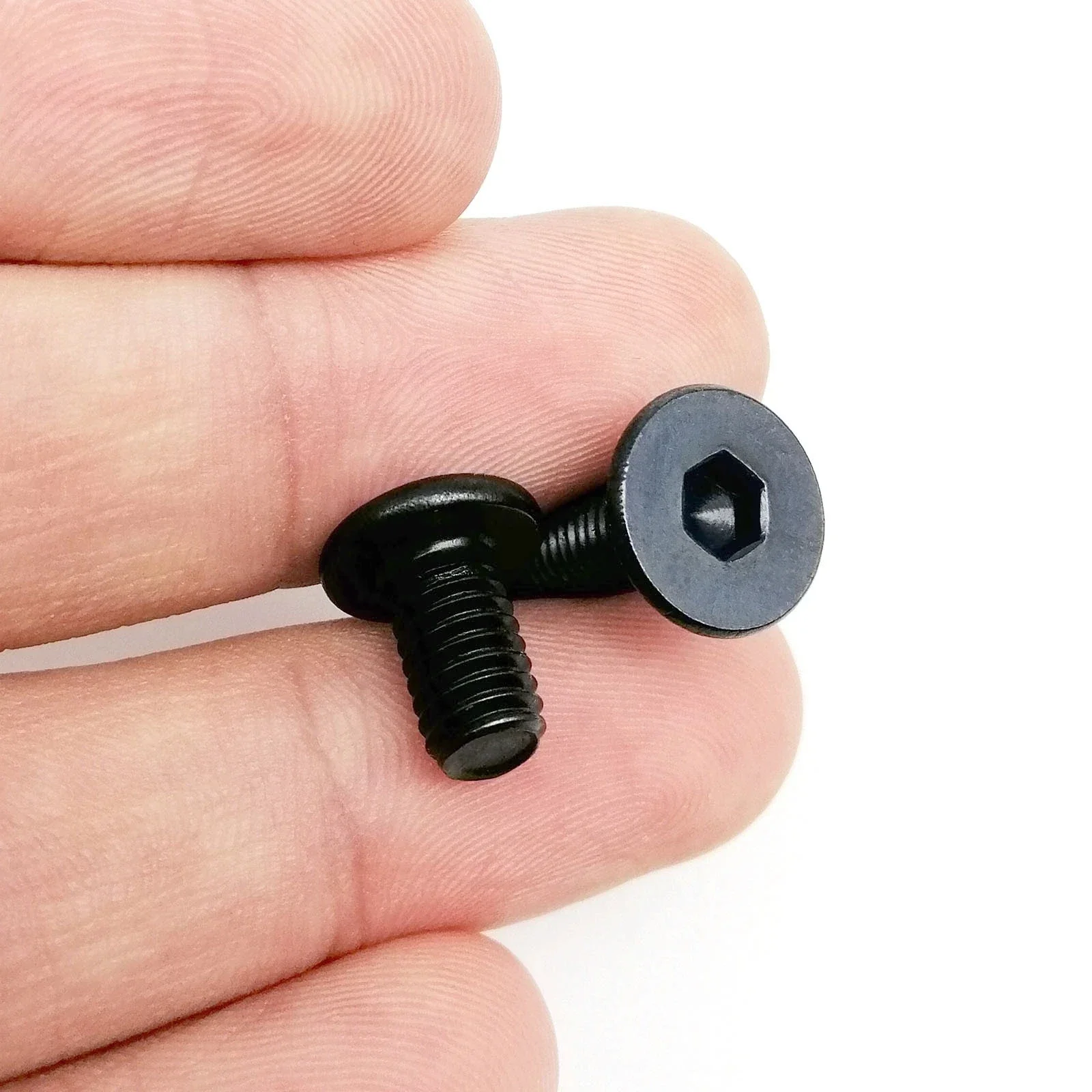 100 unids/lote M5 tornillo de perfil bajo negro acero al carbono hexagonal Ultra fino súper bajo cabeza plana tornillo Allen perno
