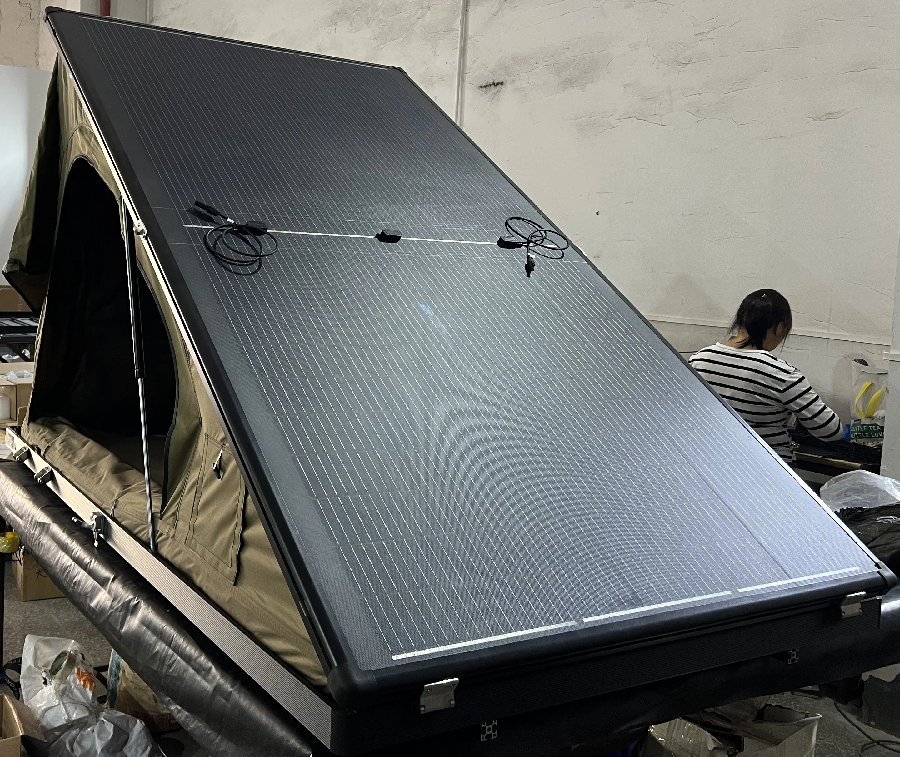 High Quality Portable Carbon Fiber Solar Hard Shell Triangle Offroad Camping Awning Lightweight Car Roof Top Tent！