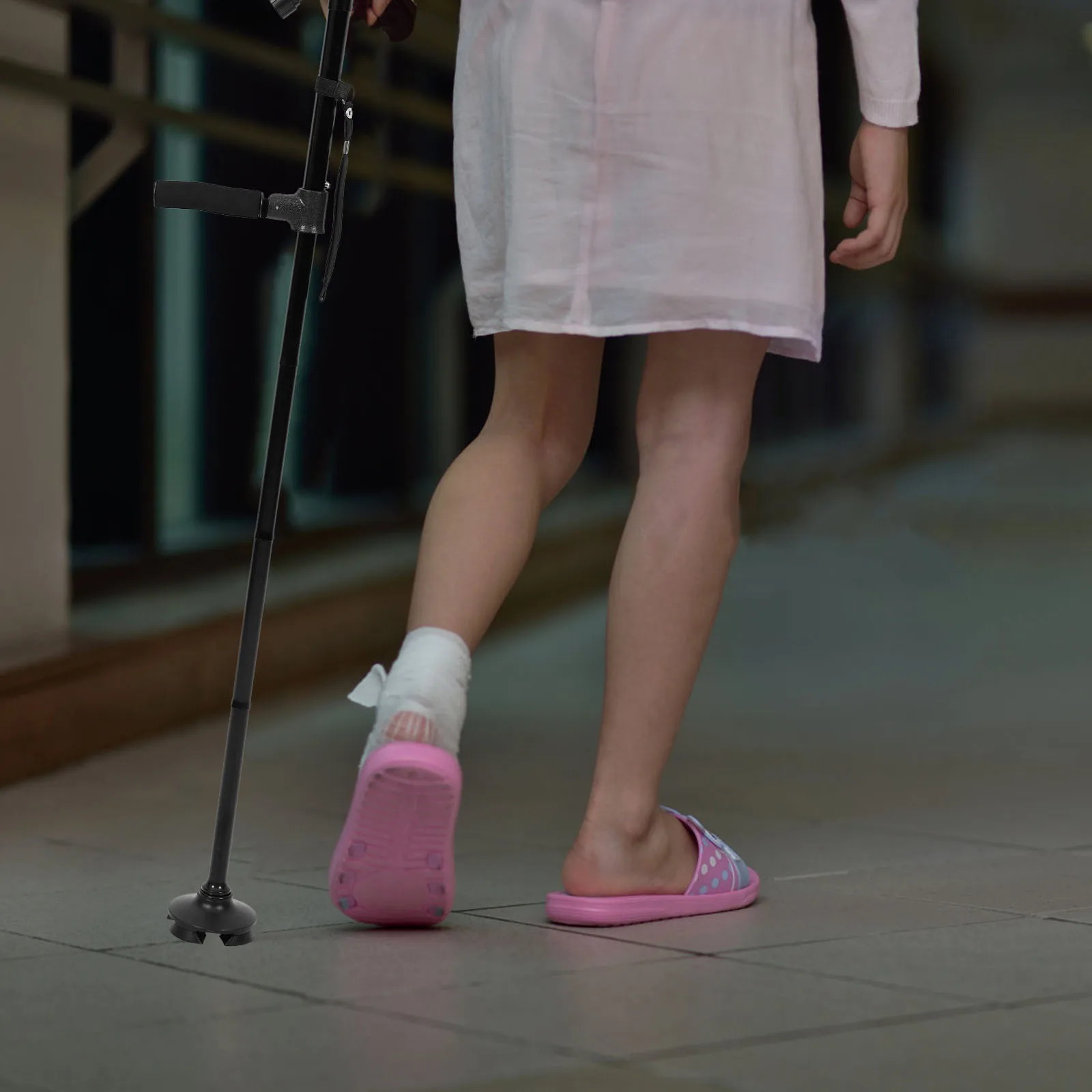 

Складная прогулочная эргономичная регулируемая трость для пожилых людей, черная алюминиевая треккинговая палка, походная прогулочная палка, товары для кемпинга