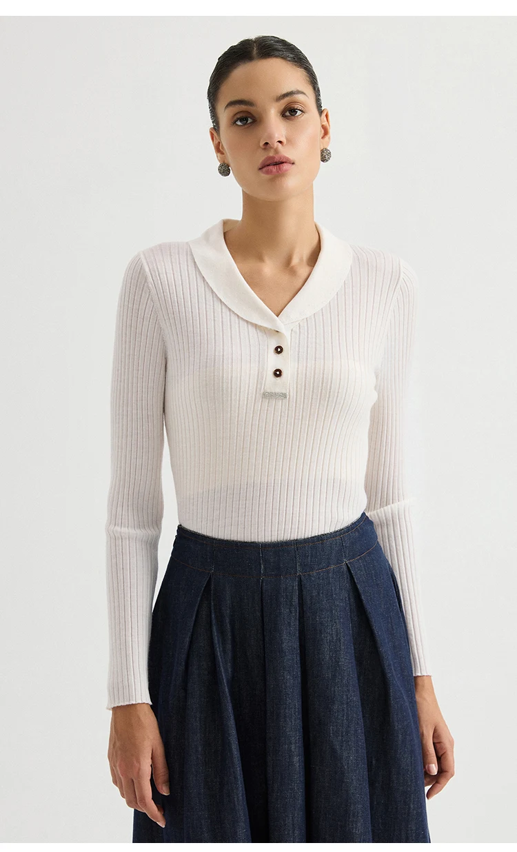 BL3611568 Damen-Pullover mit Polokragen, 100% Wolle, breiter Rippstrick, lange Ärmel, halbe Knopfleiste, Kettenabzeichen, schmale Passform, für den frühen Herbst. – Detail 3
