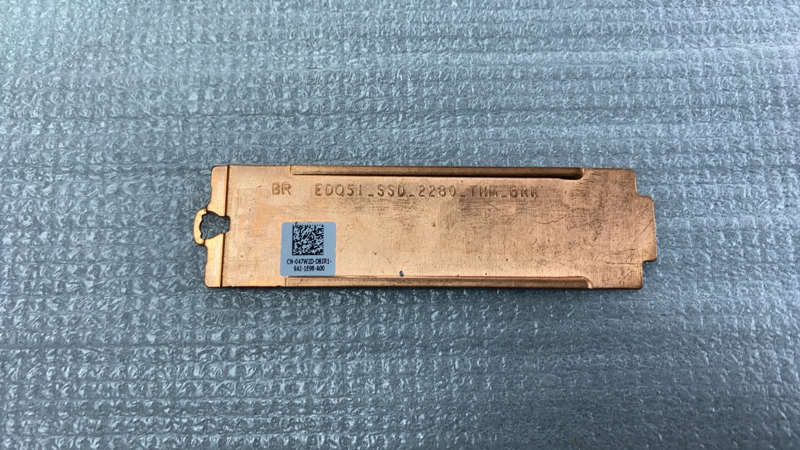 

Для Dell Alienware M15 R2 M17 R2 M.2 SSD 2280, твердотельное охлаждение 047W2D
