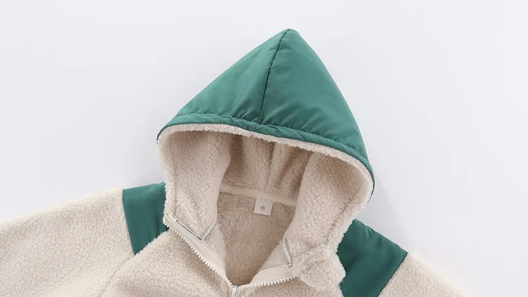 معطف جديد للخريف/الشتاء من القطن السميك من صوف الضأن معطف دافئ بقلنسوة ملون بعمر 2-7 سنوات معطف للأطفال في الهواء الطلق 2025 kyesz옷