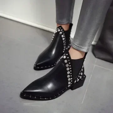 High Quality Women Shoes Leather Short Boots Women Pointed Chunky Heel Boots Fashion Rivet Ankle Boots Female Platform Heel 2024