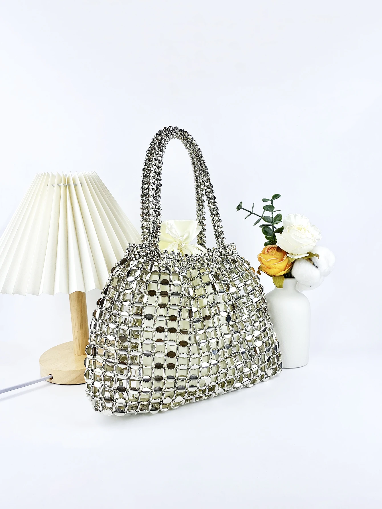 Hot selling new product, silver flat bead beaded woven large dumplings, fashionable and trendy one shoulder handbag