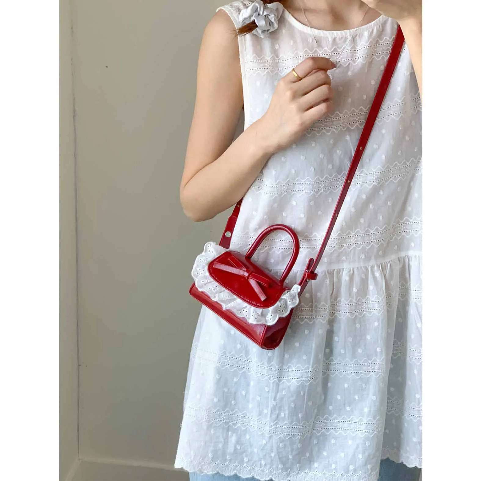 

Internet celebrity style high value exquisite sweet crossbody accessory bag girl's stylish shoulder bag lipstick lace handbag