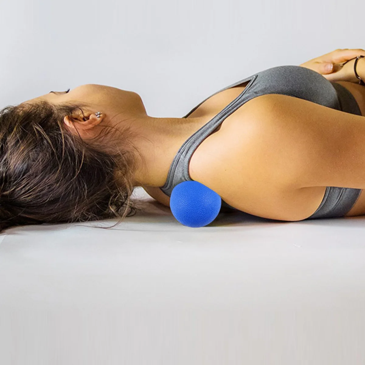 Afbeelding 5: 2 stuks Tpe materiaal massagebal diepe spierontspanning yoga fitnessbal rood blauw extra stevig voor wervelkolom heupbeen