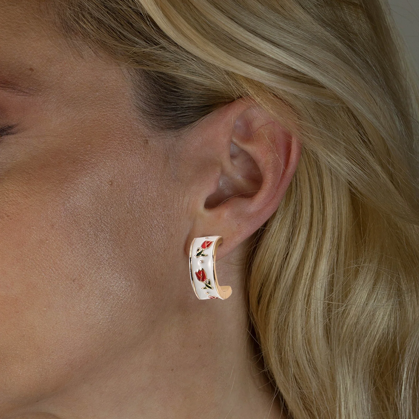 

1Pair Tulip Earrings Vintage Elegant Lightweight Flower Studs Comfortable Jewelry for Party Formal Statement Earrings for Women