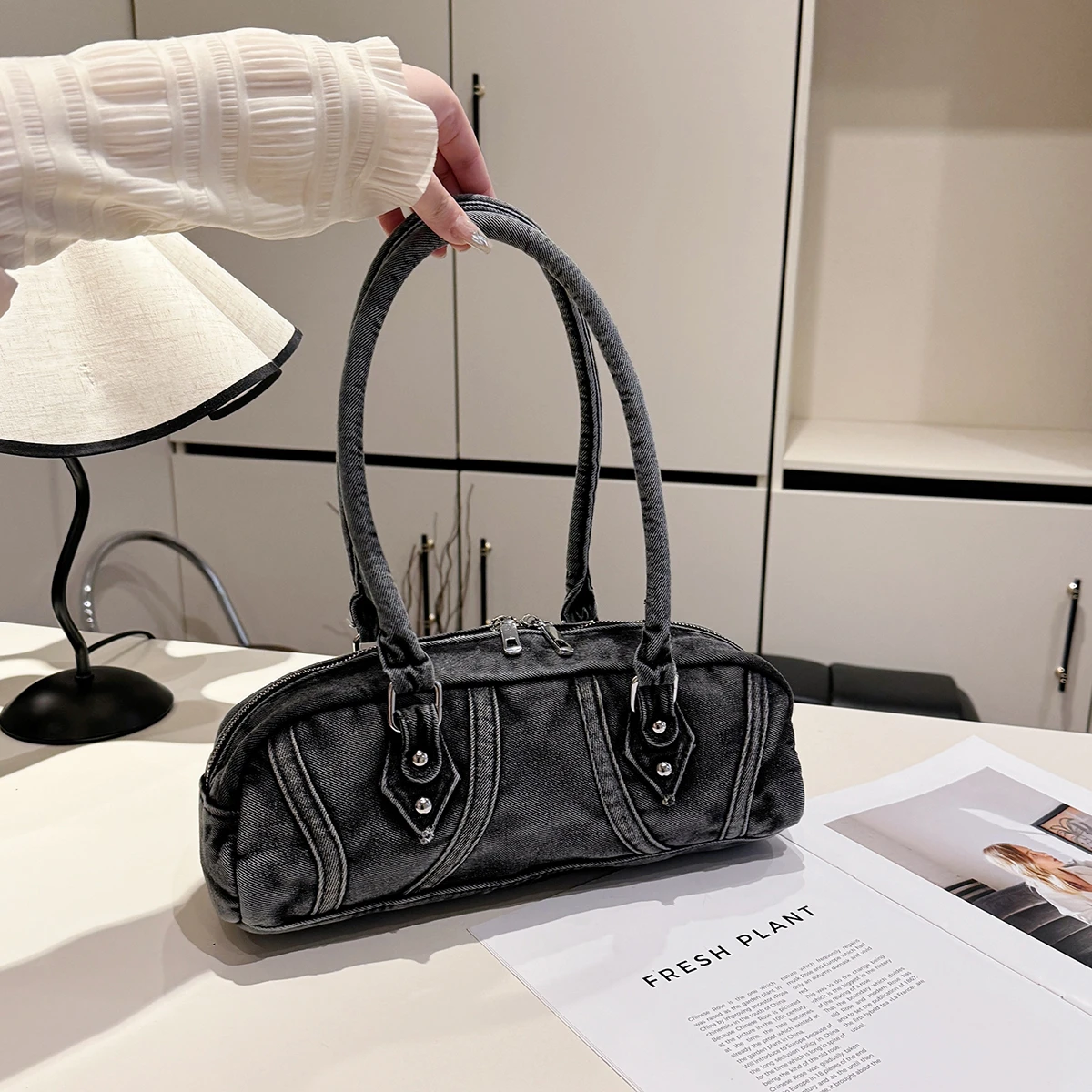 

Женская джинсовая модная сумка на плечо, большая вместительная стильная сумка-тоут с регулируемым ремешком, модная дизайнерская сумка, винтажная сумка подмышками