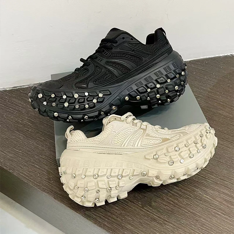 

Брендовый дизайн, женская обувь на толстой подошве с заклепками и шинами, модная уличная обувь на платформе со шнуровкой, удобная нескользящая вулканизированная обувь