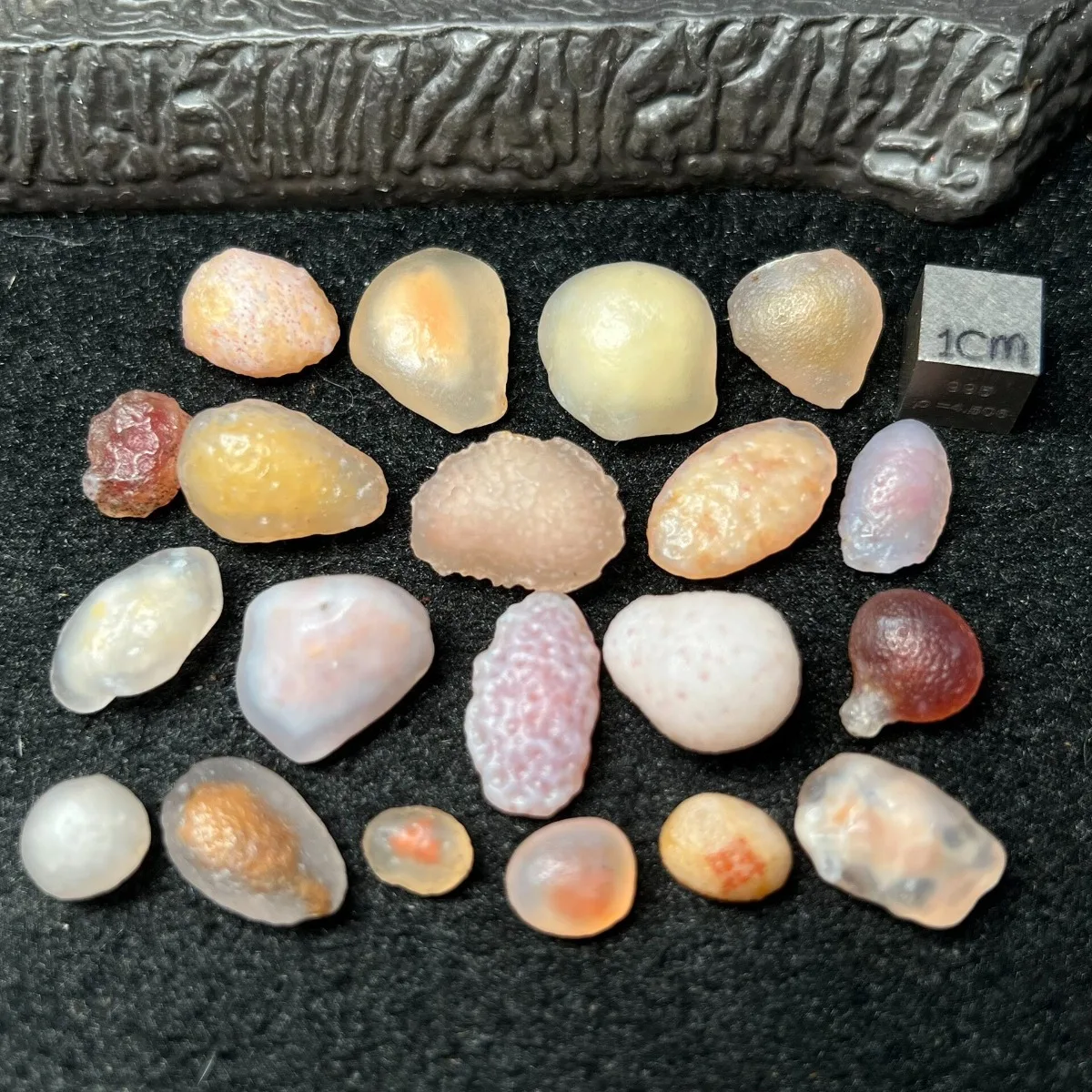 Palm Stone Alashan Agate in Glass Vial, 10-15mm Natural Unpolished, Natural Beauty, Jewelry Making Collection.Candy Agate