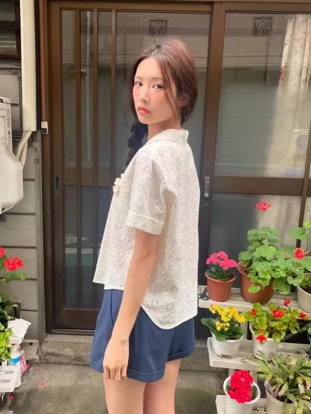 

Smoid Summer 2025 UV Protection Hollow out Embroidery Feeling Loose Short Sleeve Women's Shirt French Style Cotton Blend