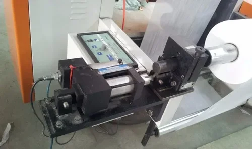 Macchina per serigrafia da rotolo a rotolo per etichette con funzionalità complete ad alta velocità