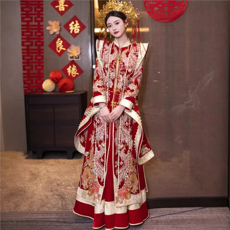 New Chinese-style toasting and wedding dress with a phoenix crown red veil