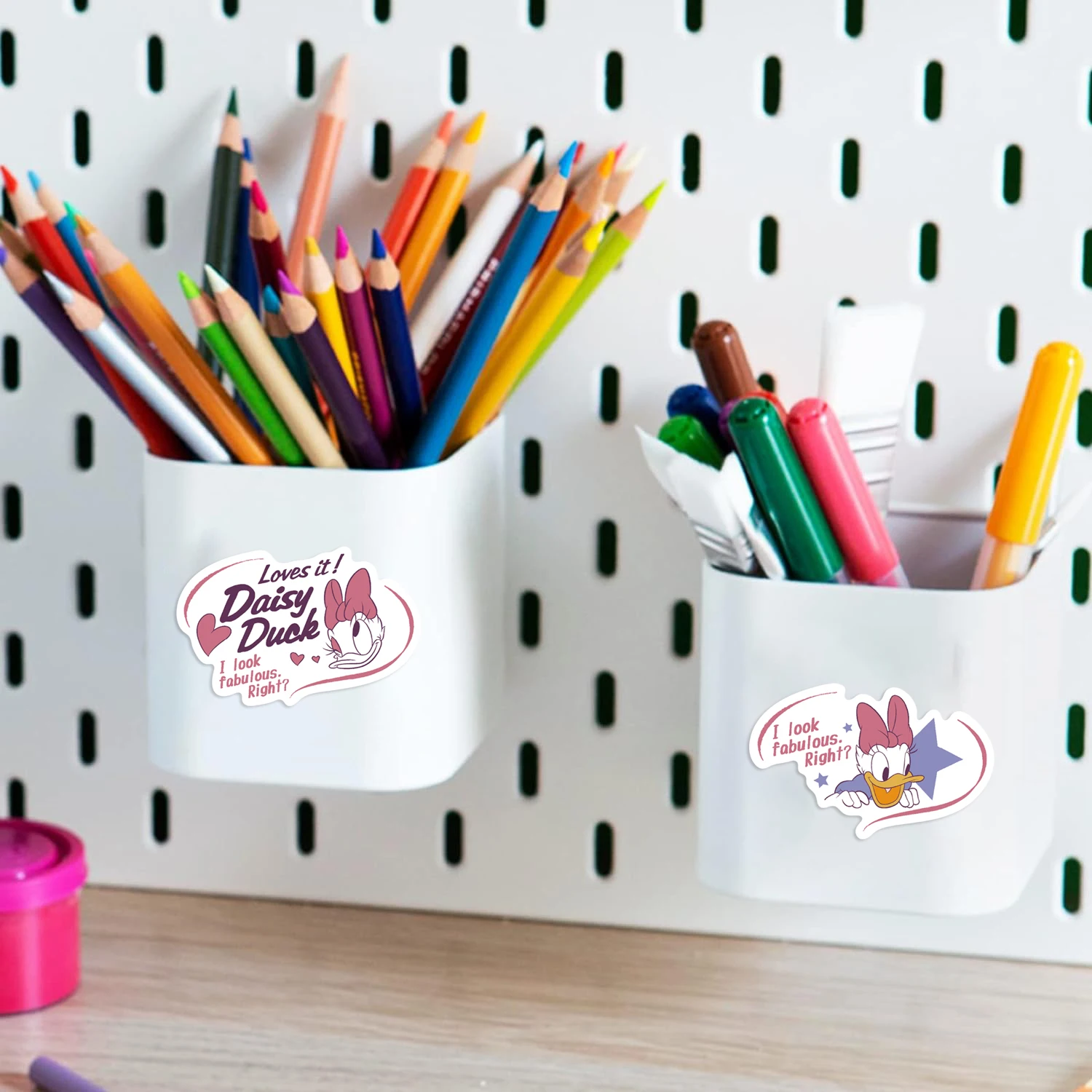 50 قطعة من ملصقات ديزني دونالد داك 2، والمذكرات، والكمبيوتر المحمول، والأمتعة، وملصقات كرتونية لألواح التزلج، وديكور هدايا ممتع وكلاسيكي