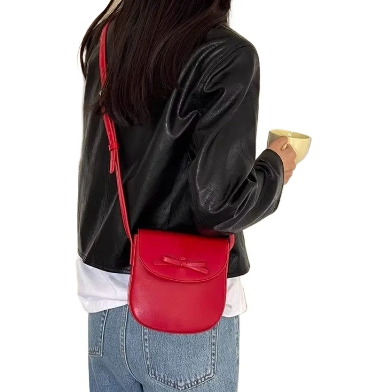 

Корейская весенне-летняя расширенная красная нишевая сумка, популярная сотня сумка через плечо, модные седельные сумки с бантом