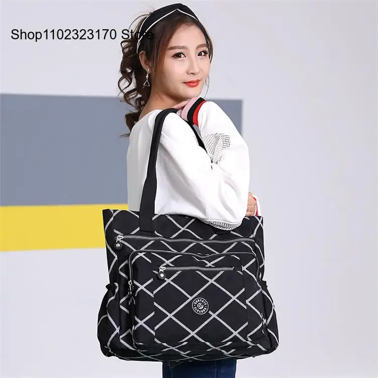 Simple Commuting Large Capacity Casual Multi Compartment Single Shoulder Handbag for Women