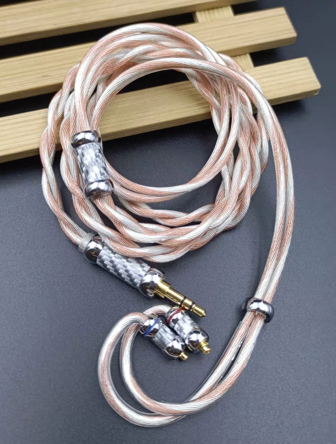 درع متحد المحور نحاسي كريستال مفرد ، ليتز 2 حصة ، درع ملتوي ، 610 كور ، كابل MMCX ، النوع 6 ، أربعة ألوان