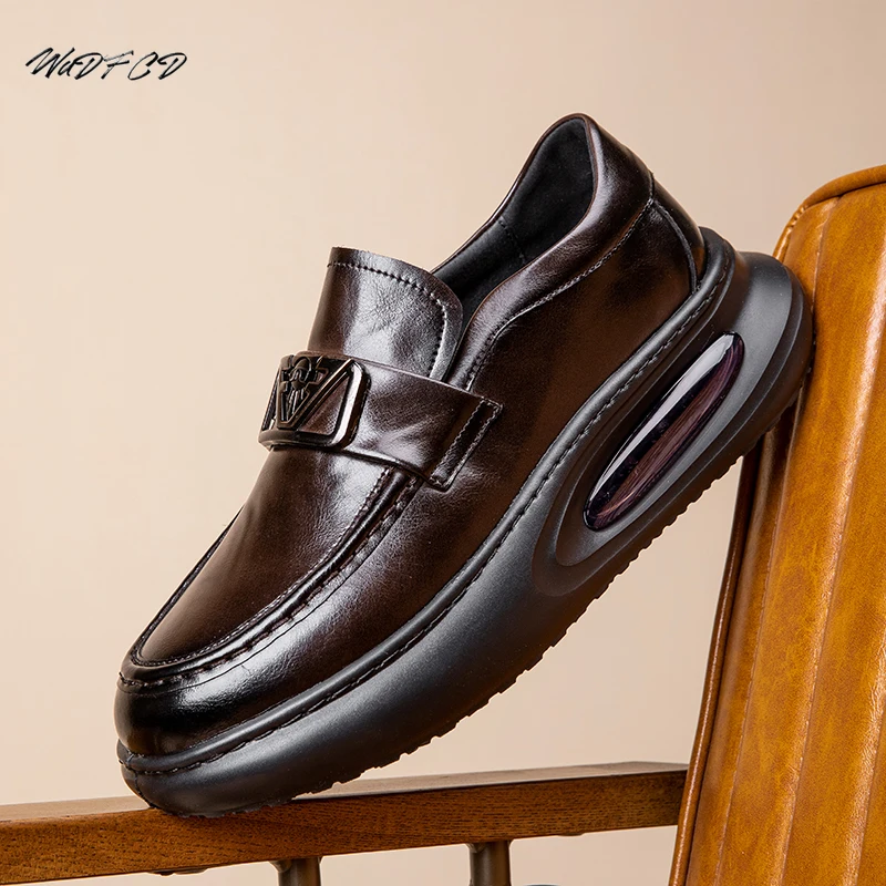 

Sneakers Casual Mens Designer Winter Plush Warm Cotton Shoes Fashion Genuine Leather Height Increased Platform Air Cushion Shoes