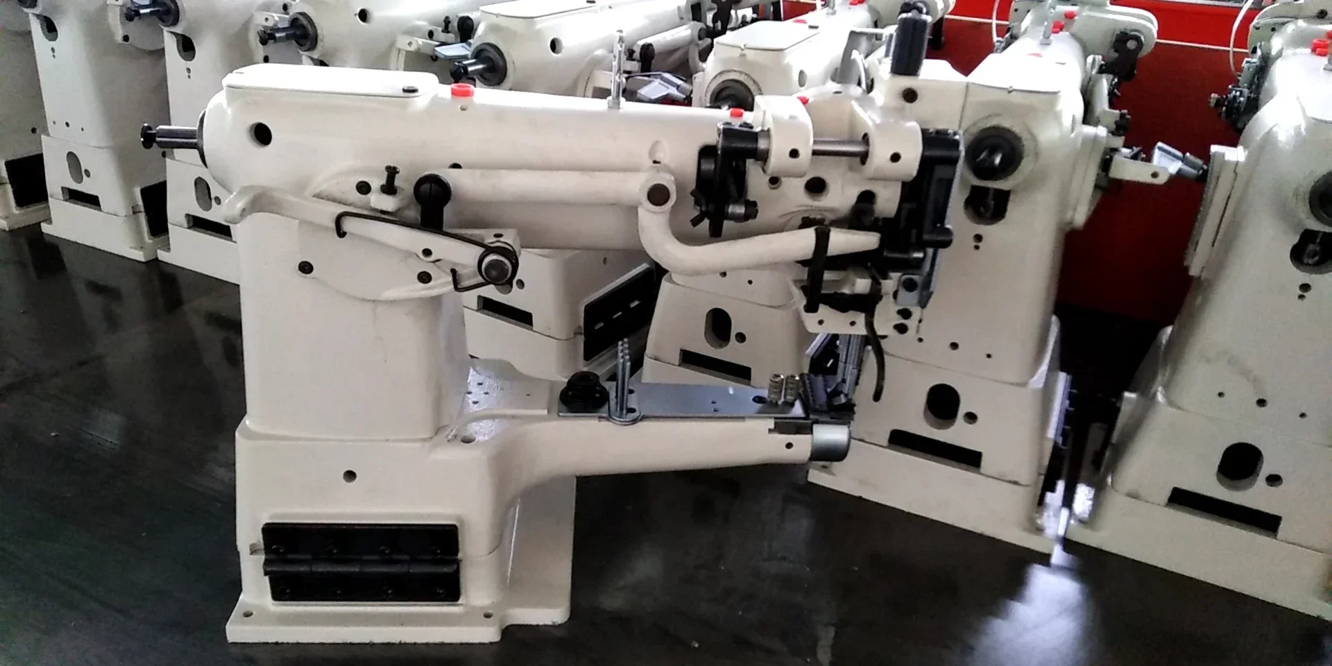 

335 high-quality cylinder bed sewing machine is selling well