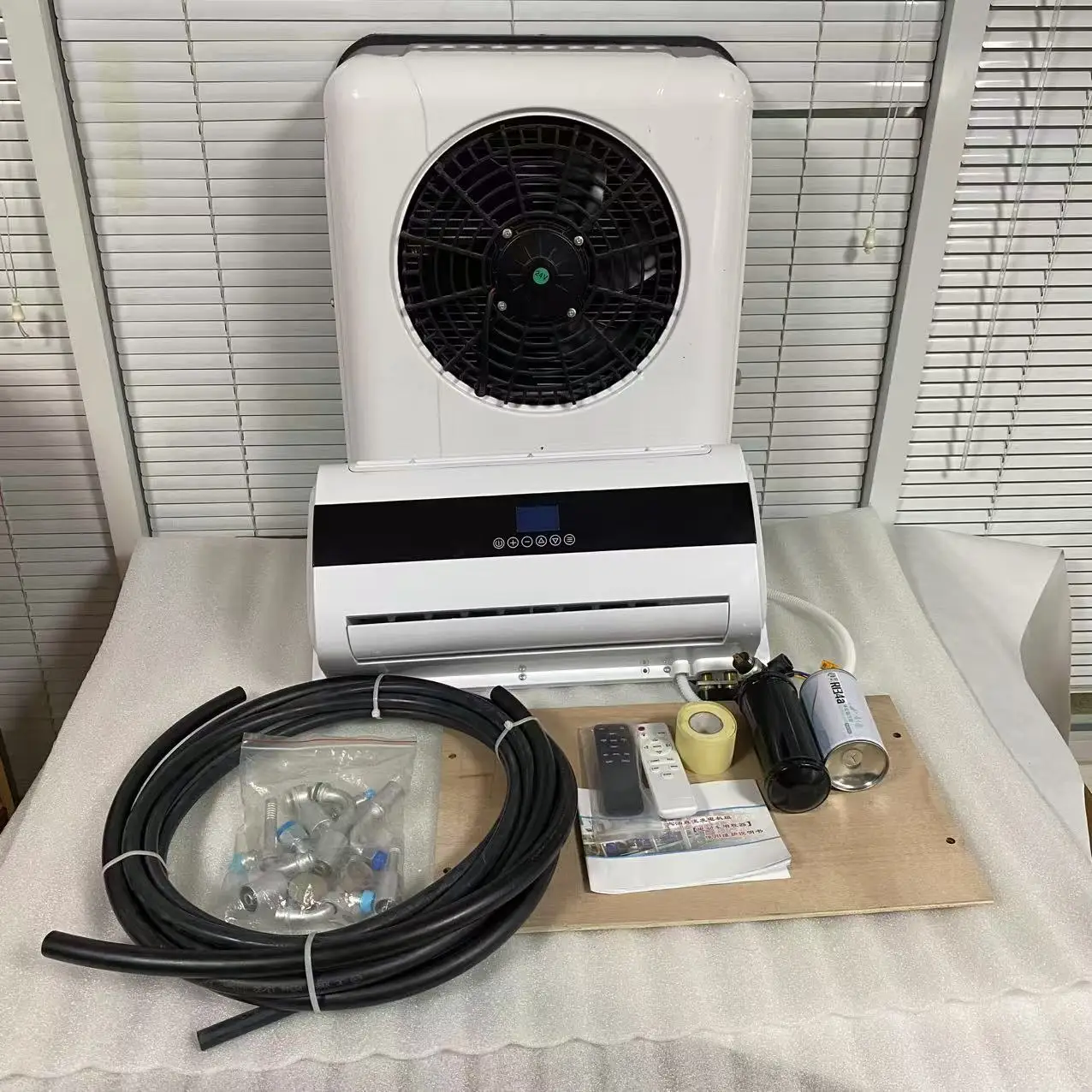 12V/24V Parking Cooler Backpack  Input Power Compressor for All Car Models New Condition