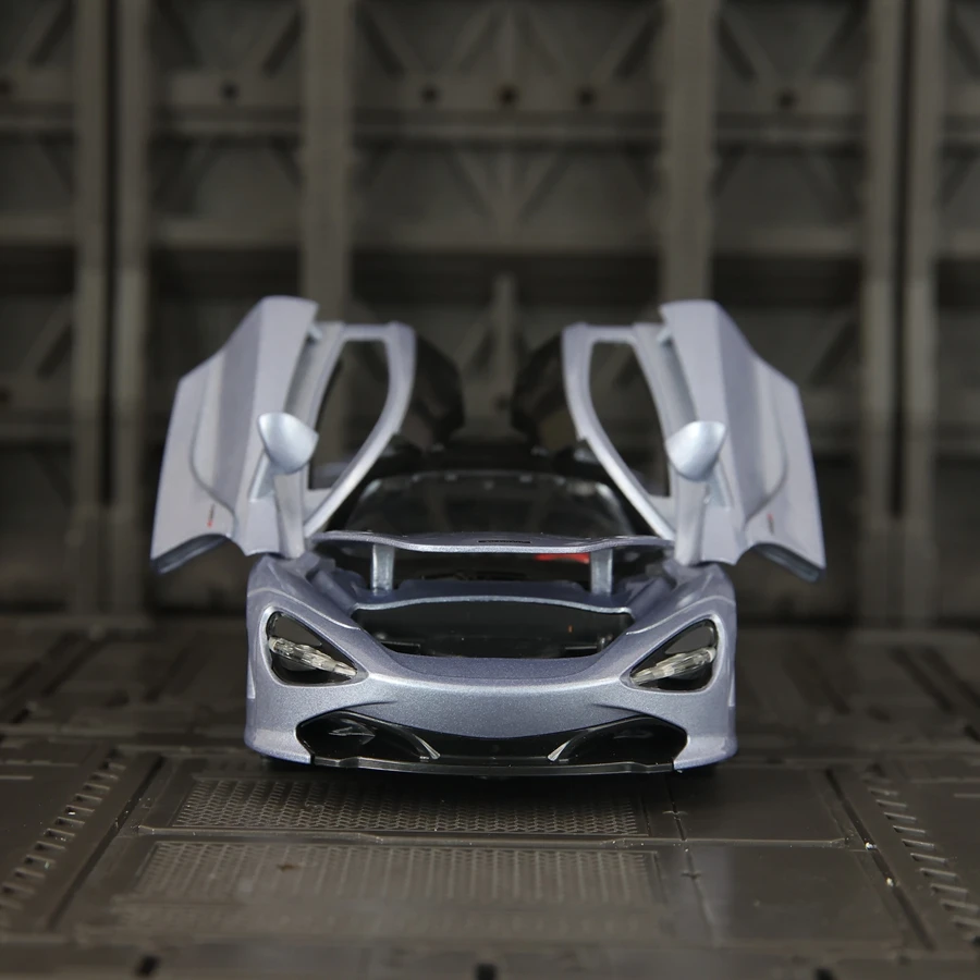 

1:32 McLaren 720S sports car alloy model children's car ornaments super-running toy doors can be opened for boys' birthday gifts