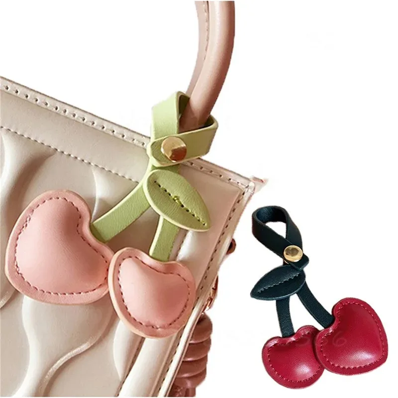 New Cute 3D Peach Heart Cherry Cherry Cherry portachiavi per auto Red Pink Love Versatile portachiavi con ciondolo per borsa per le donne